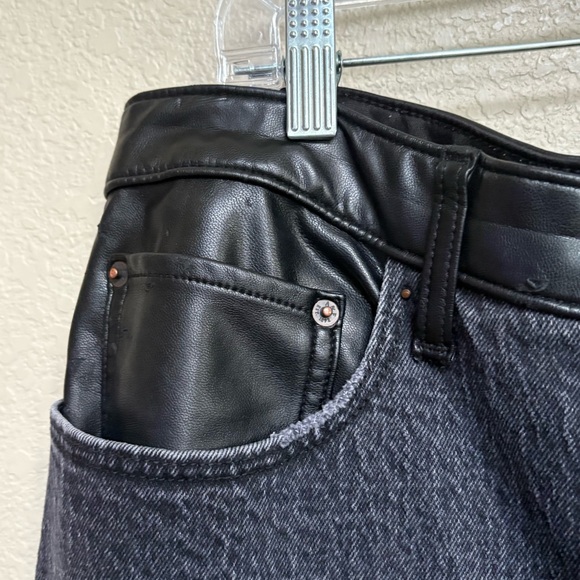 Abercrombie Fitch Black High Rise 90s Relaxed Jeans Faux Leather Waist 33 - Picture 6 of 10